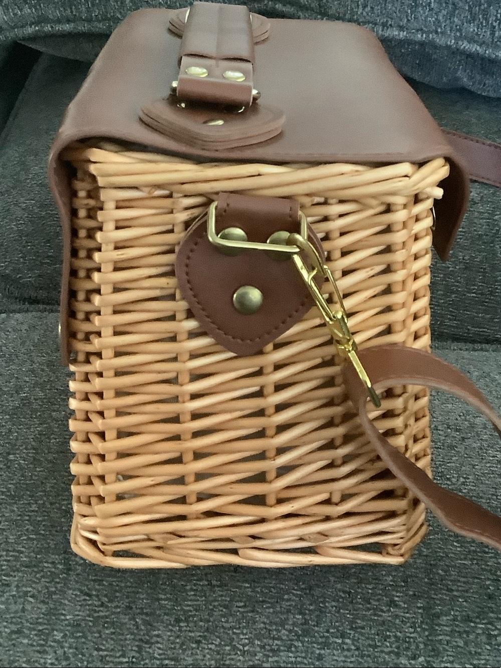 Woven Basket Crossbody with Brown pc faux Leather Flap - Picture 7 of 8